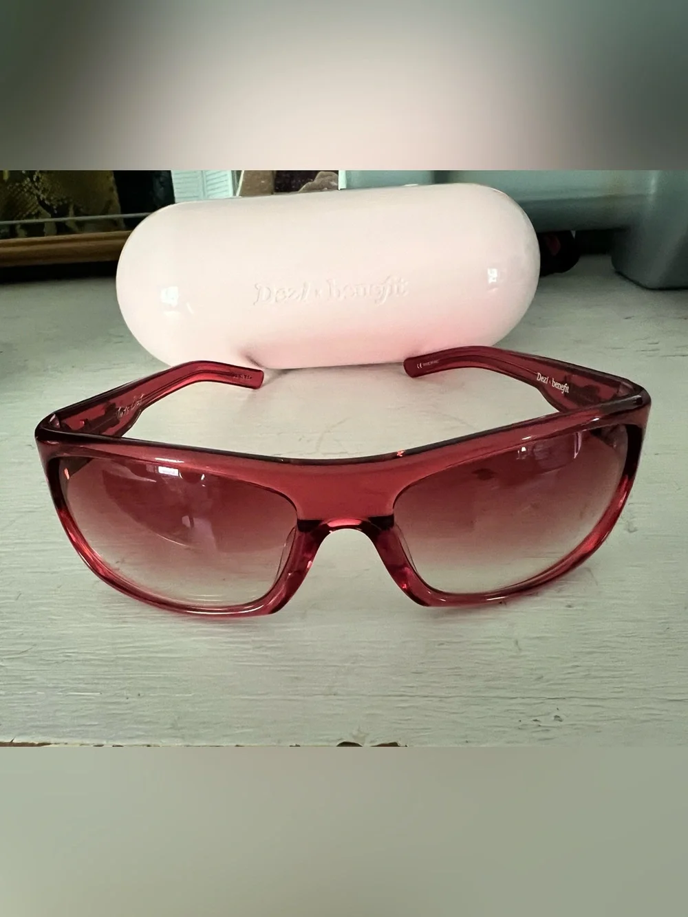 DEZI Pink Red Gradient Women's Sunglasses